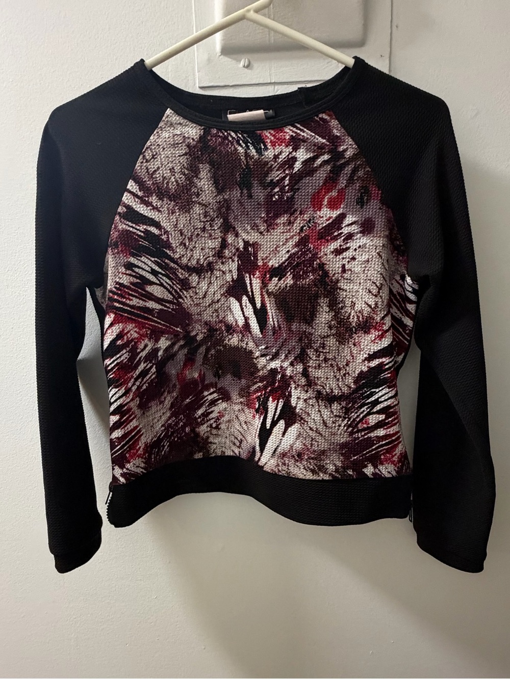 Class Collection Abstract Print Knit Top - Picture 2 of 5